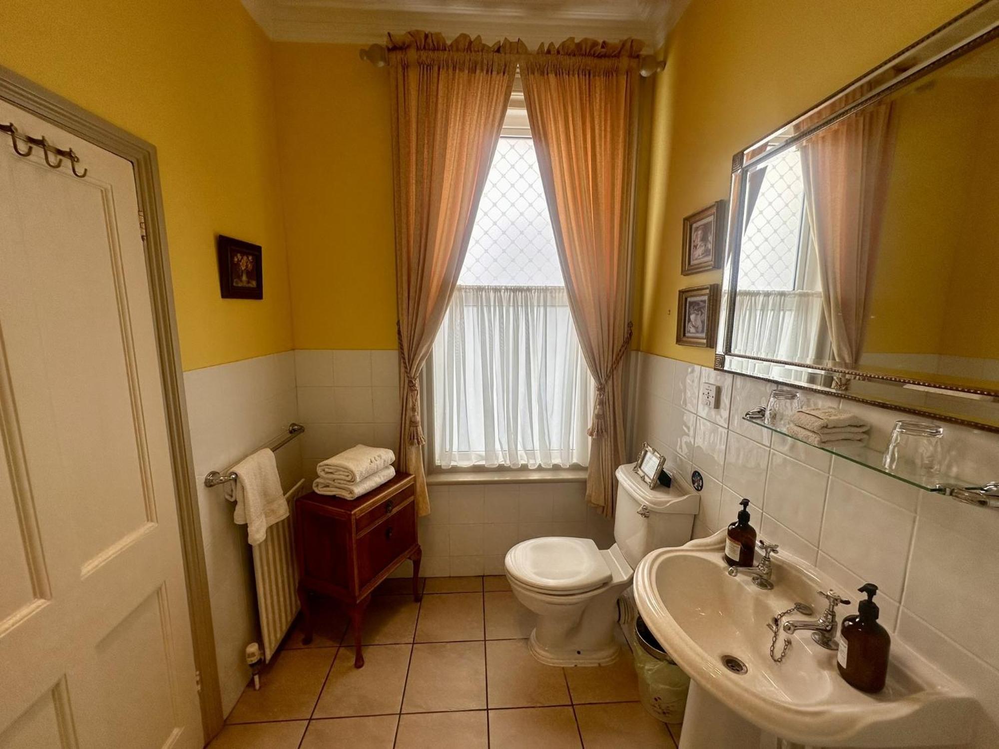 איסטבורן Albert & Victoria Guest House חדר תמונה
