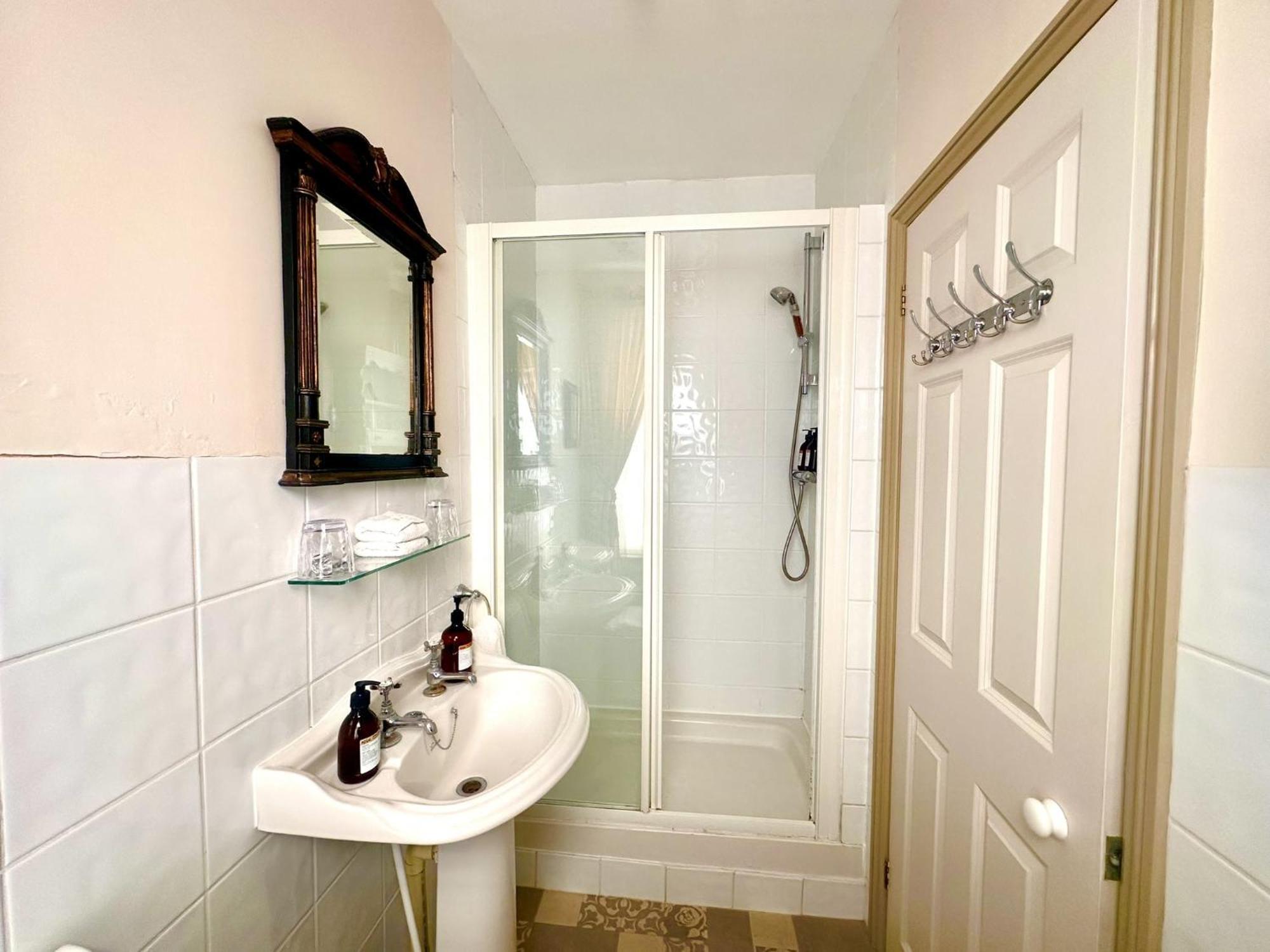 איסטבורן Albert & Victoria Guest House חדר תמונה