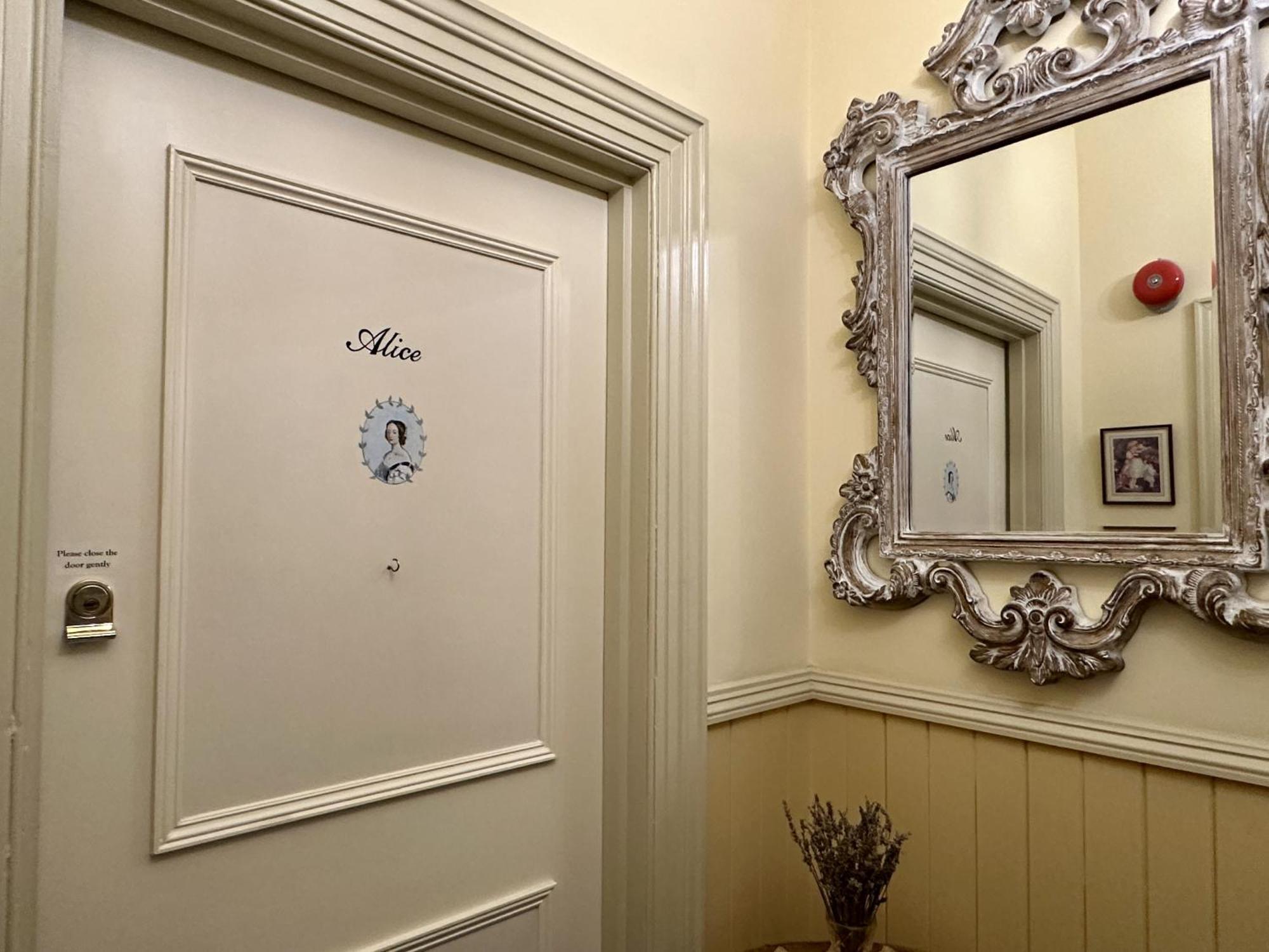 איסטבורן Albert & Victoria Guest House חדר תמונה