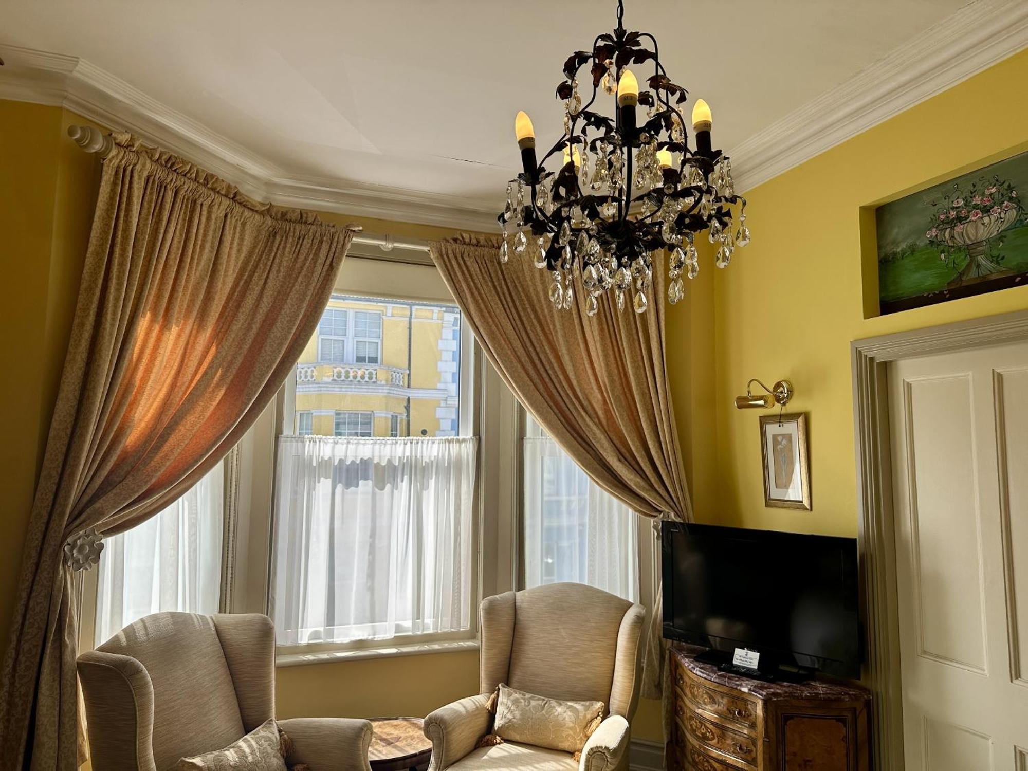 איסטבורן Albert & Victoria Guest House מראה חיצוני תמונה