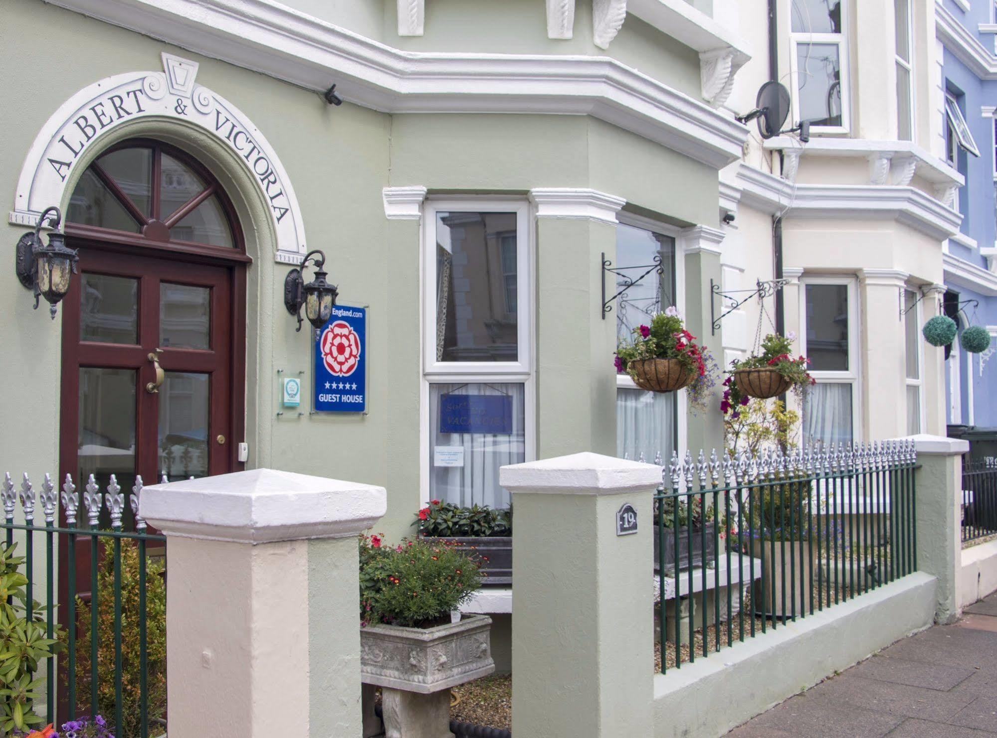 איסטבורן Albert & Victoria Guest House מראה חיצוני תמונה
