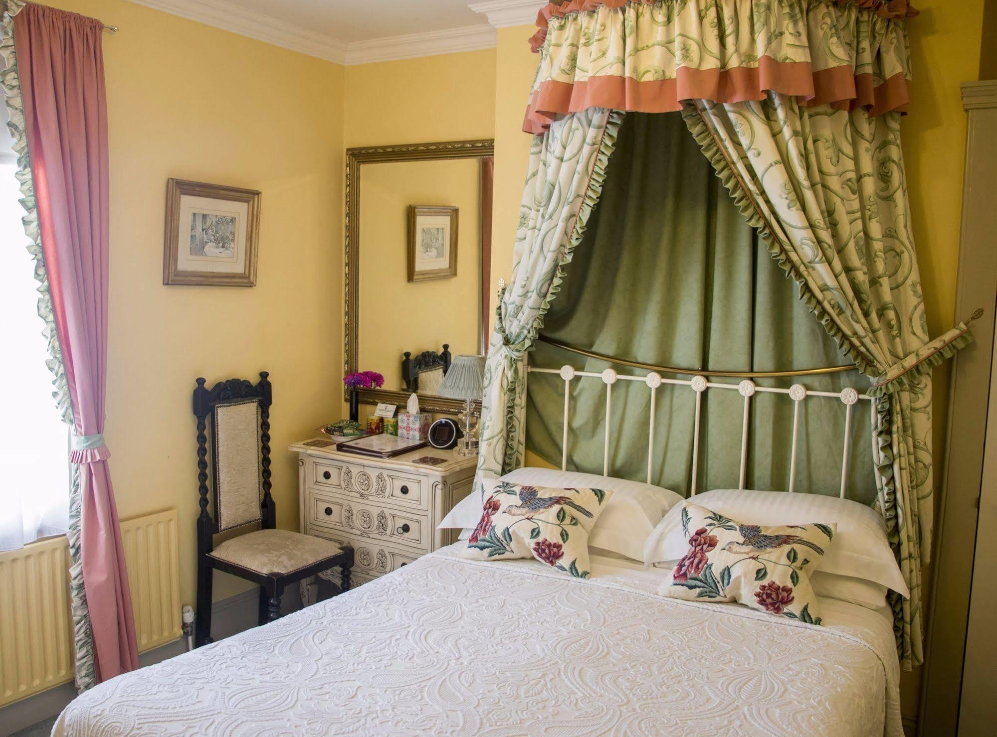 איסטבורן Albert & Victoria Guest House מראה חיצוני תמונה
